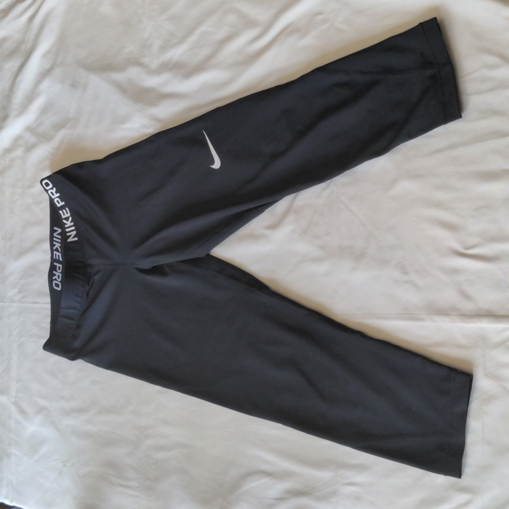 Women's Nike Pro performance capri leggings